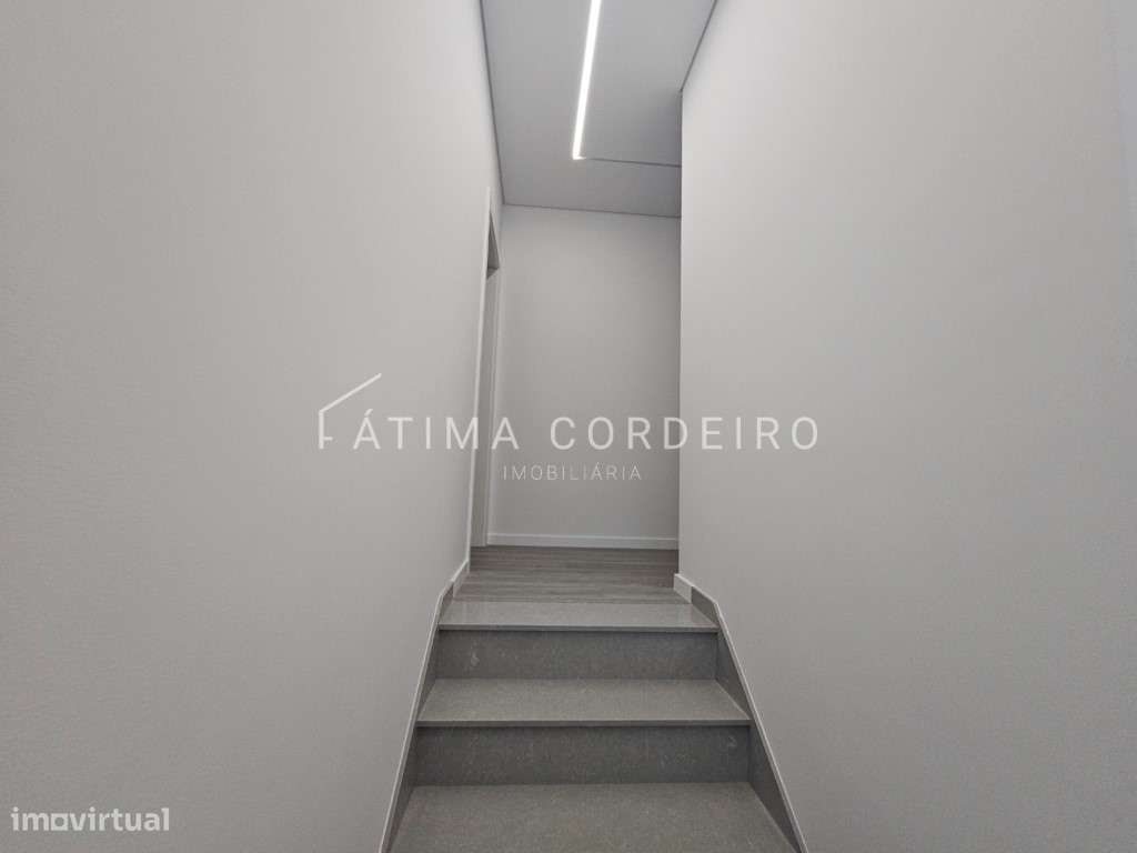 Excelente Moradia T3 em construção, Fernão Ferro.-15