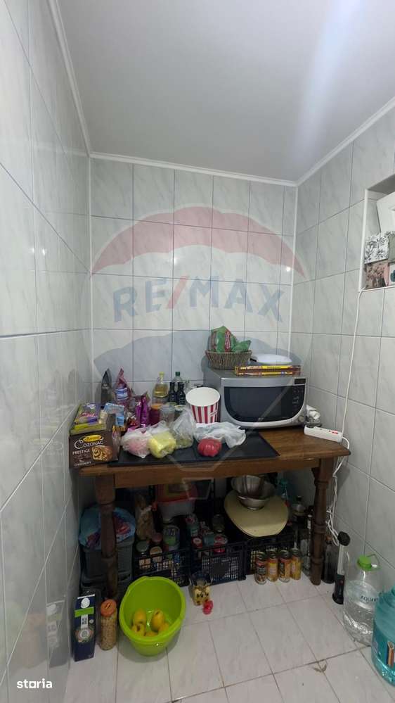 Vila de vânzare în Rucăr – 9 camere, grădină generoasă, zonă liniștită - Imagine principală: 5/20