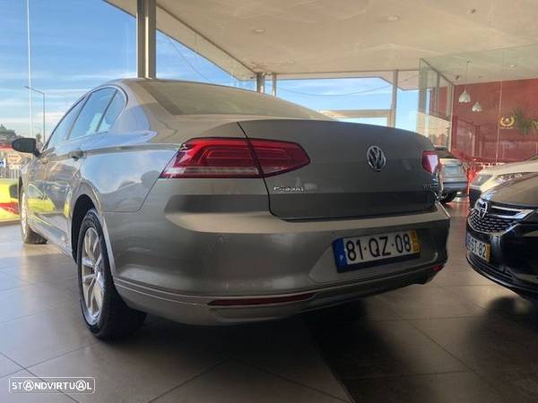 VW Passat 1.6 TDI Confortline - 8