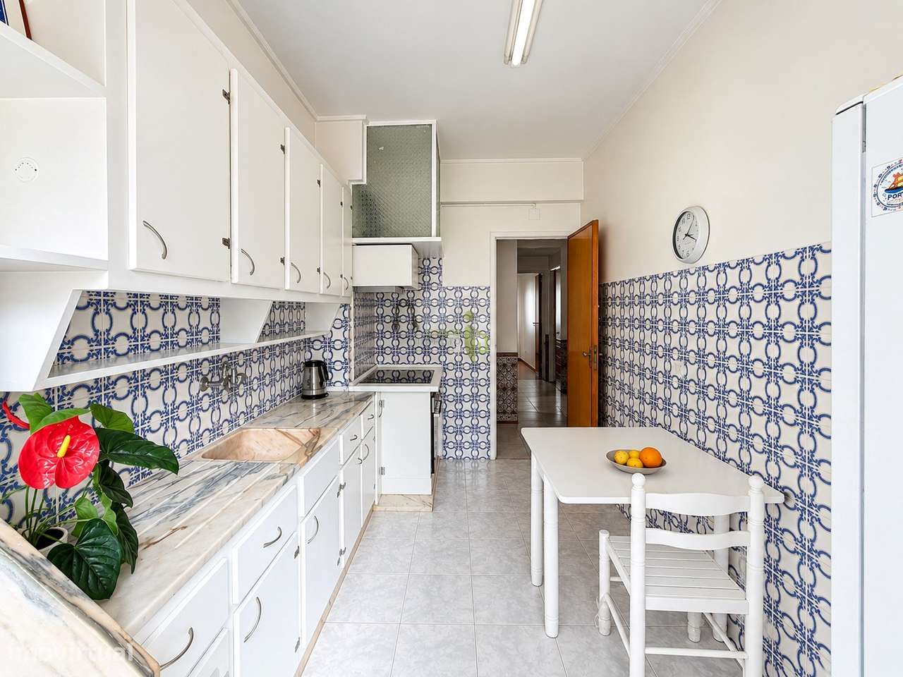 Apartamento T2 com Varanda, Elevador  | Junto a Comércio, Escolas e Tr-15