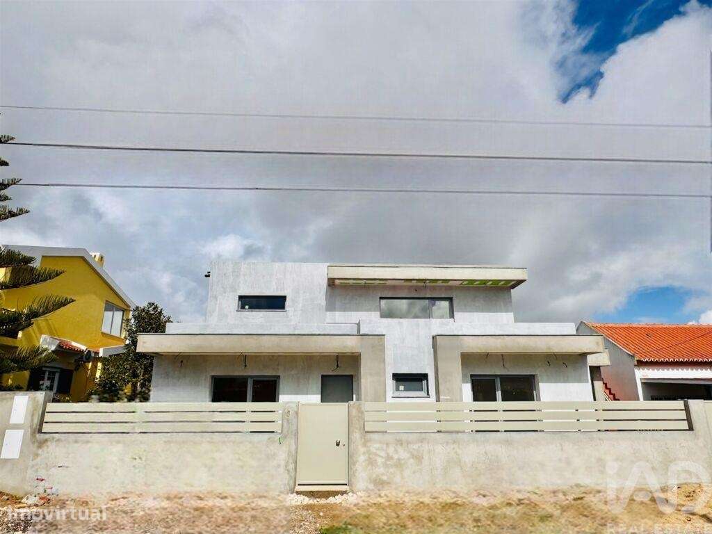 Casa / Villa T4 em Azeitão (São Lourenço e São Simão) de 243,00 m2 - Grande imagem: 4/4