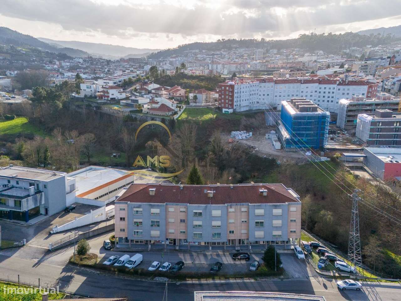 APARTAMENTO T3 COM TRÊS FRENTES E GARAGEM A 5 min a pé do Centro de-6