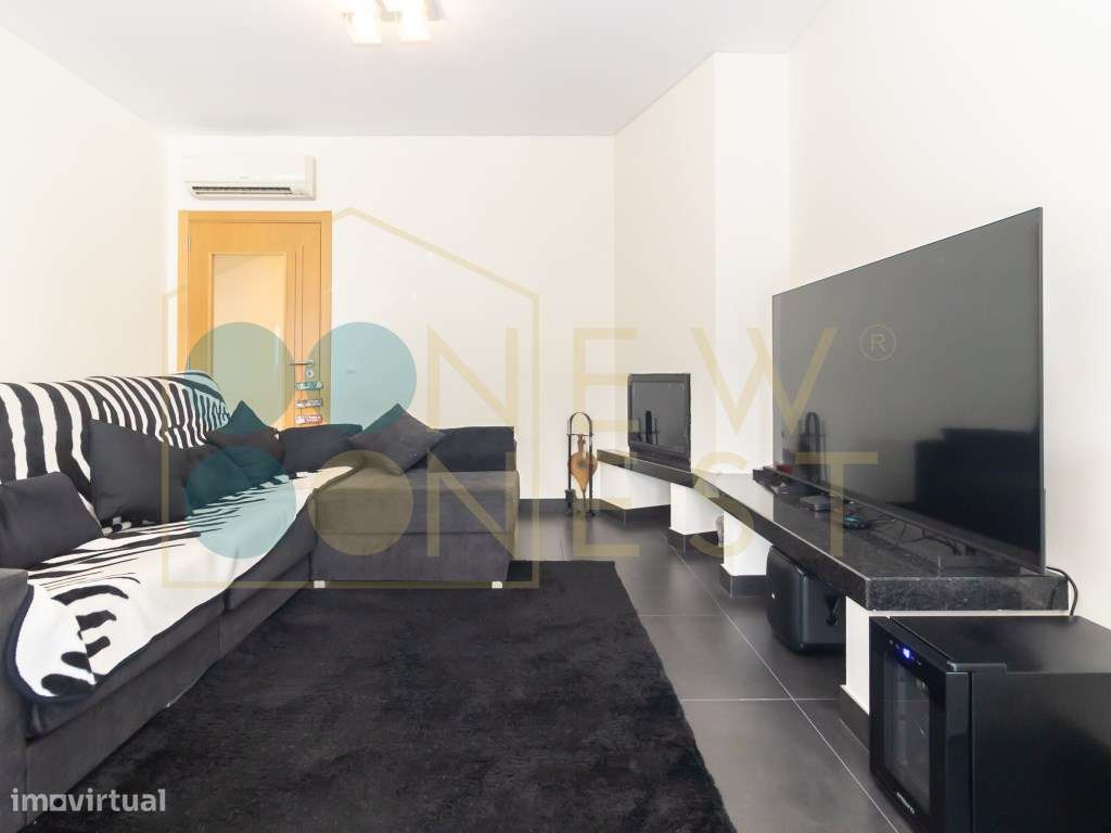 Apartamento T4 com Terraço, 3 varandas, 2 Parqueamentos e Arrecadaç...-11