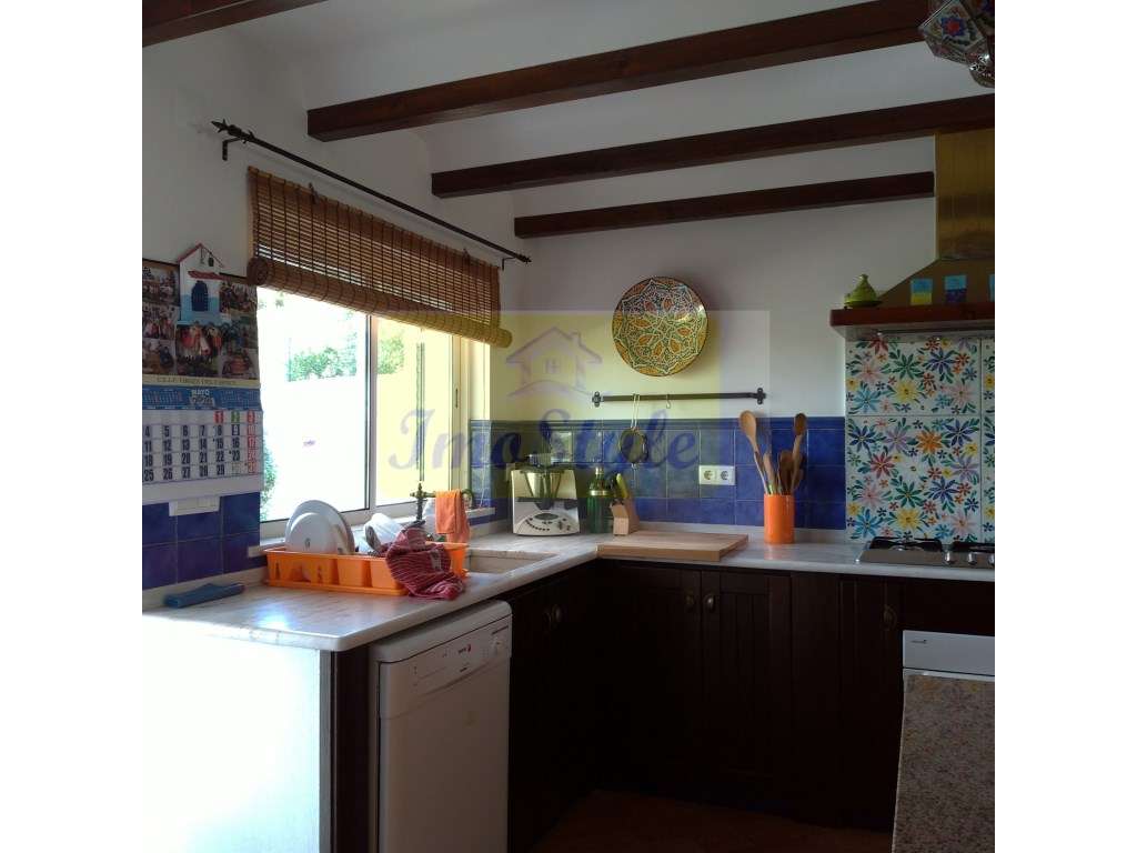 Moradia isolada com cave e apartamento independente em Castro Marim-20