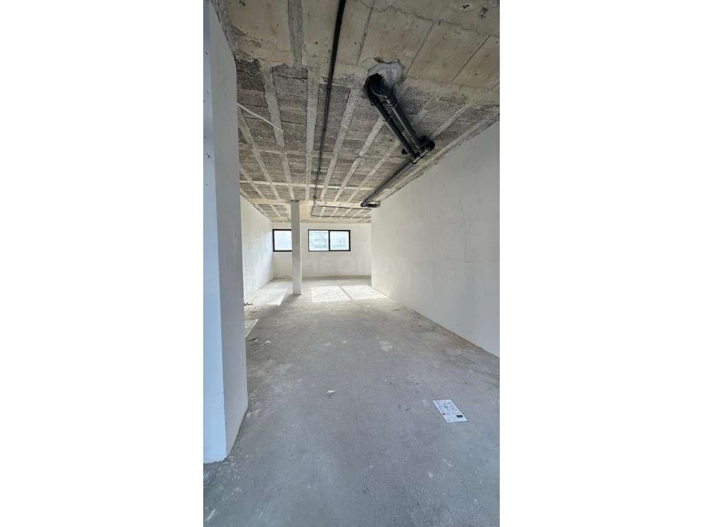 Loja no Edifício Golden Place. - Grande imagem: 3/28