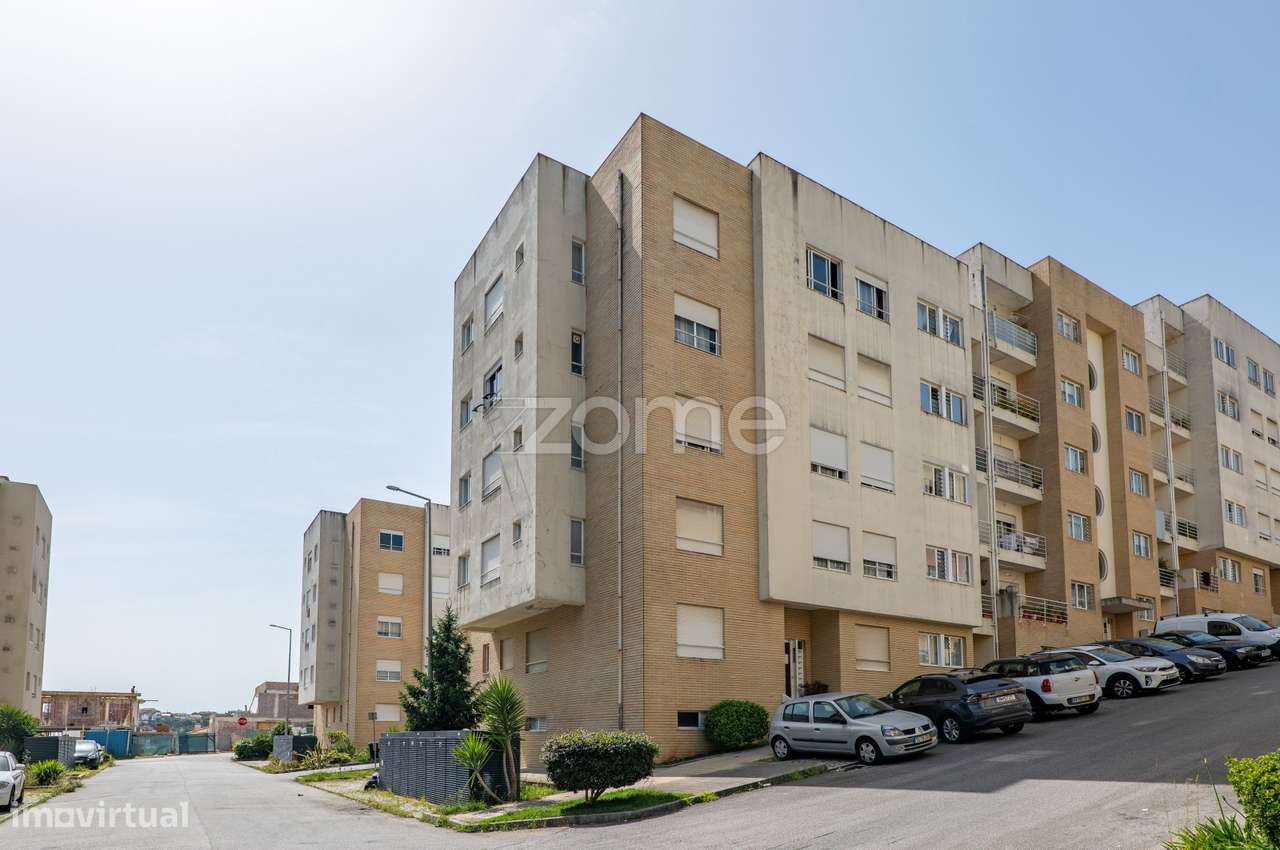 Apartamento T3 com garagem, varanda e arrumos-27