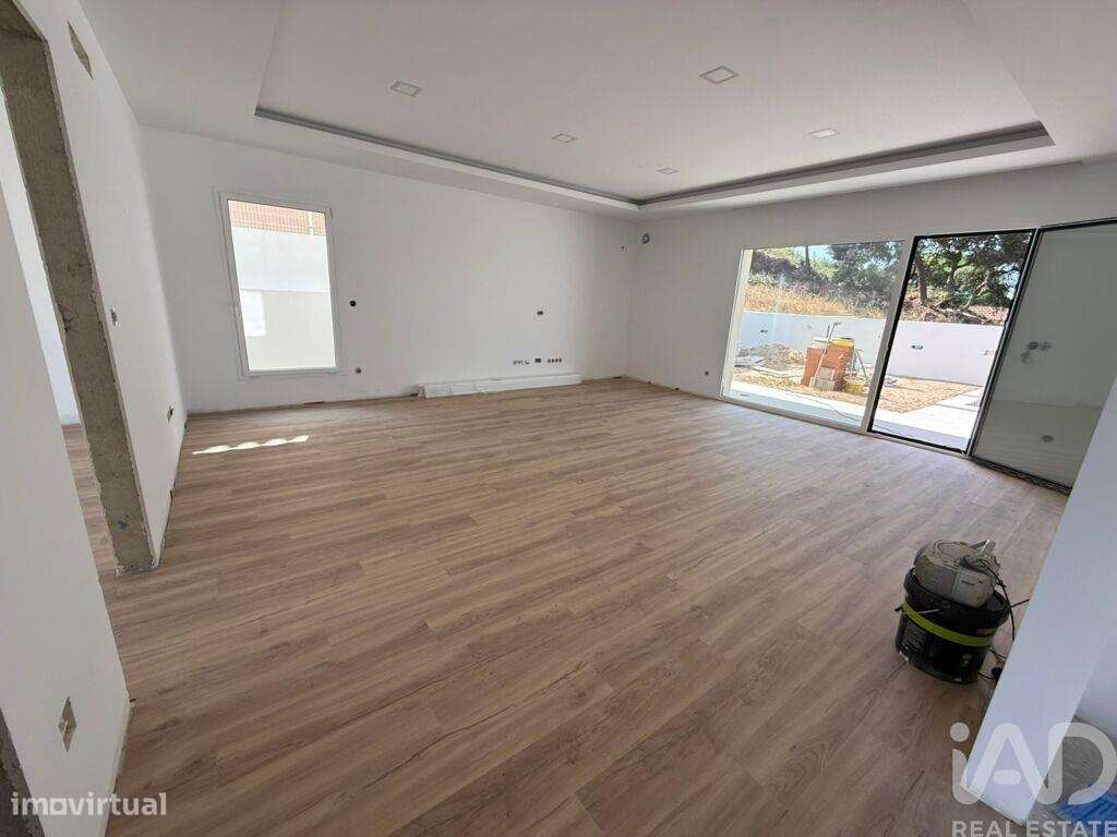 Casa / Villa T4 em Charneca De Caparica E Sobreda de 164,00 m2 - Grande imagem: 5/29