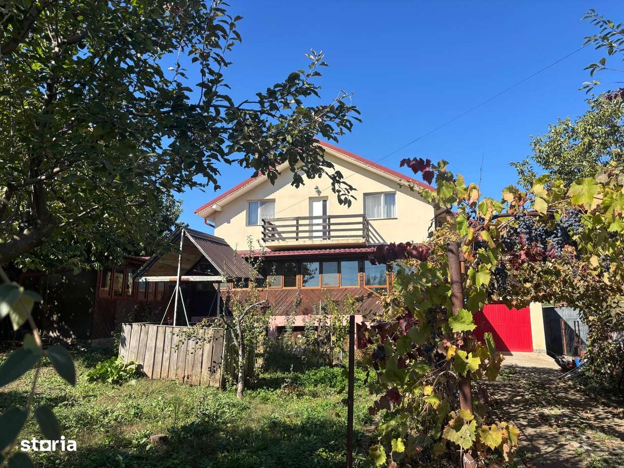 Vila cu 6 camere, din 2000, in Tomesti-0