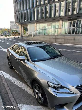 Lexus IS 200t Prestige - 3