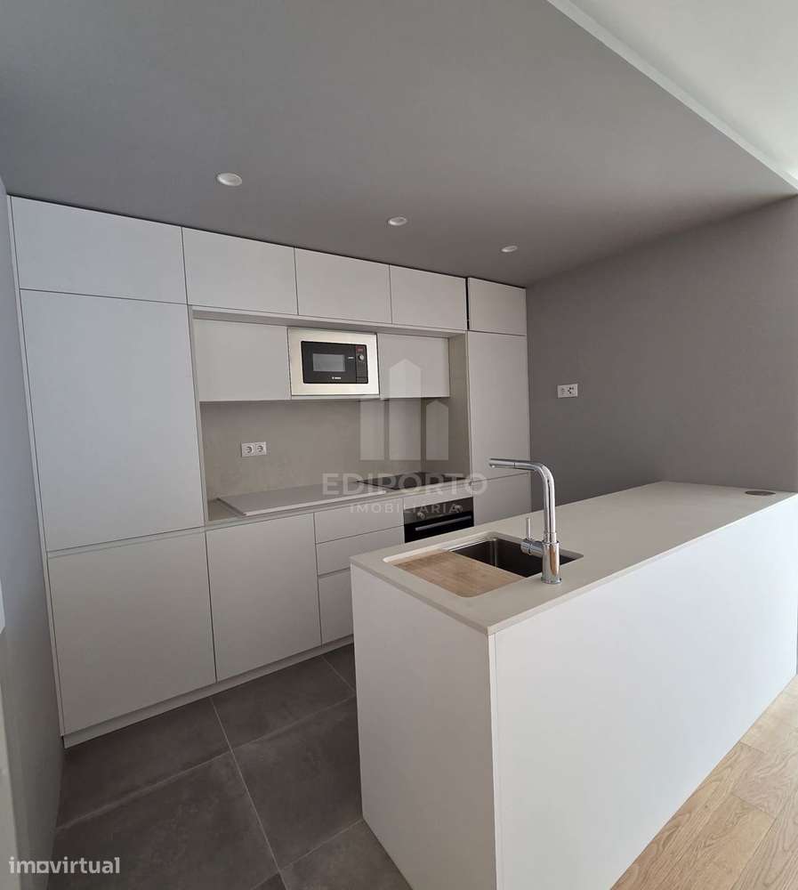 T2 Novo com terraço Pronto a Habitar, arrumos  e 2 Lugares de Garagem-4