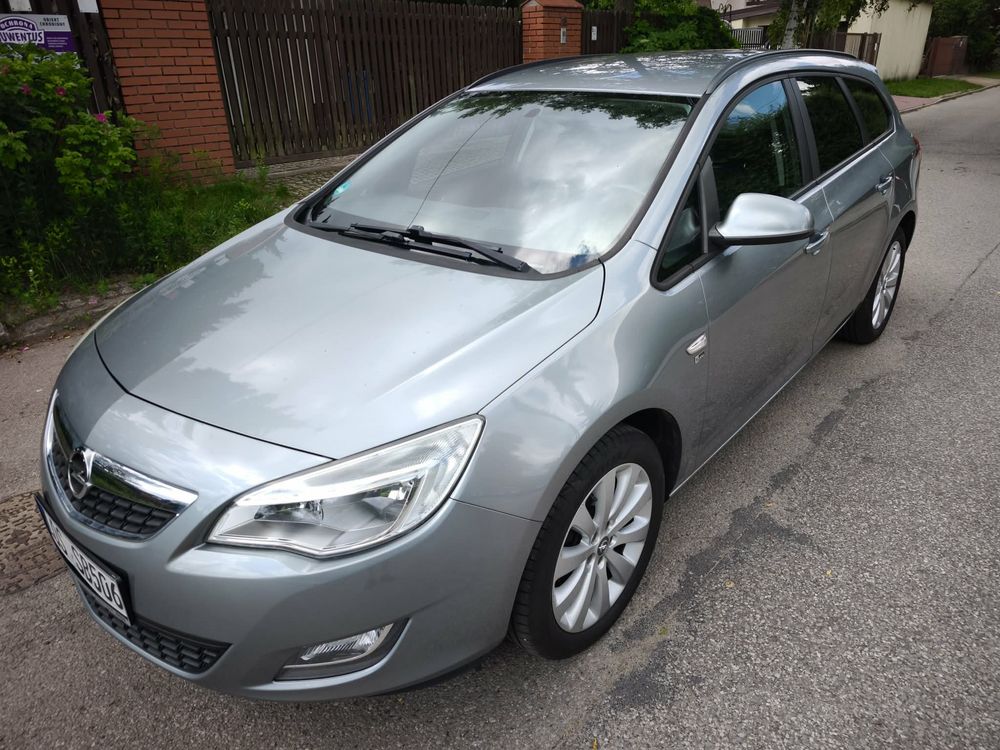 Opel Astra J 1.4 T Edition 150 2012