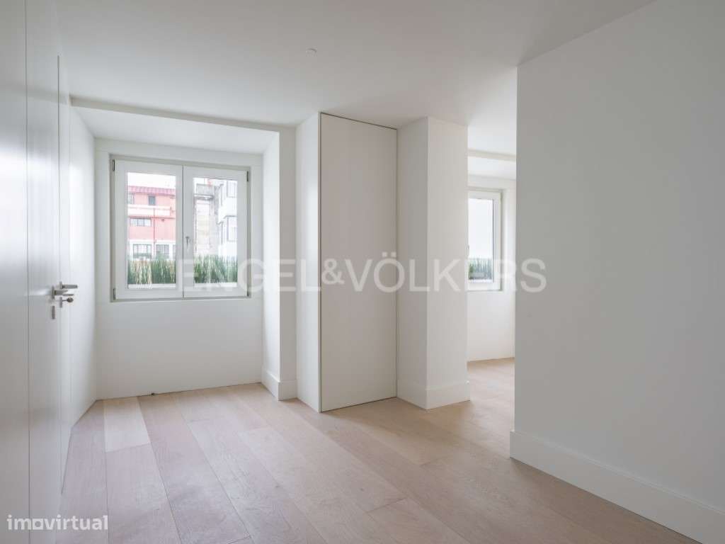 Elegante e luxuoso apartamento T2, junto à Av. da Liberdade-25