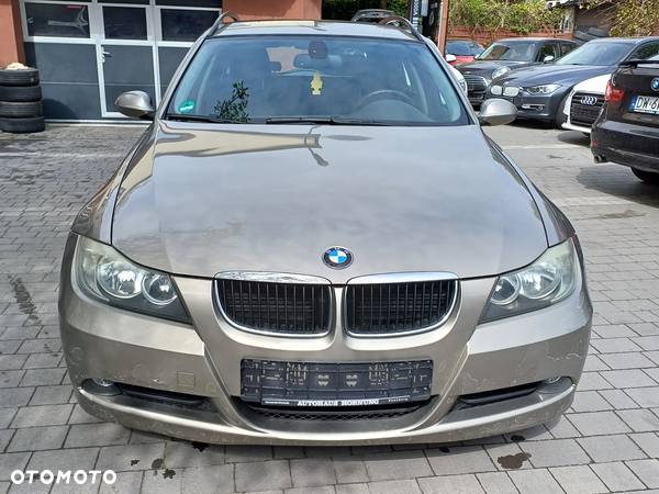 BMW Seria 3 318i Touring Edition Exclusive - 9