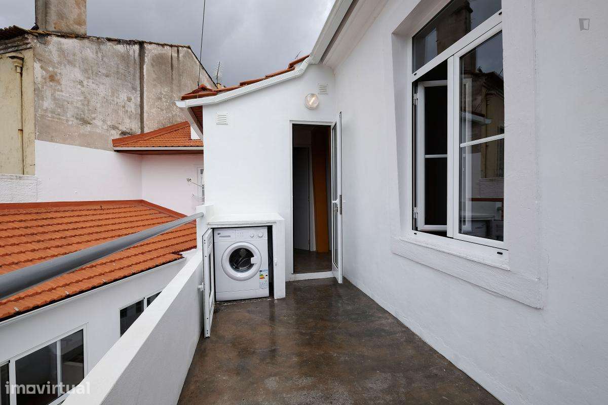 Quarto - localizado em Baixa Coimbra - Grande imagem: 2/10