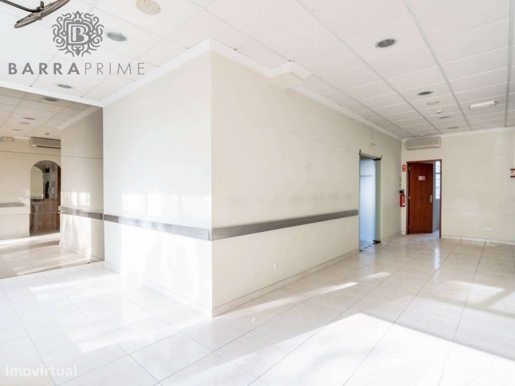 Loja ou Escritório com Excelente Localização em Faro - Grande imagem: 2/17