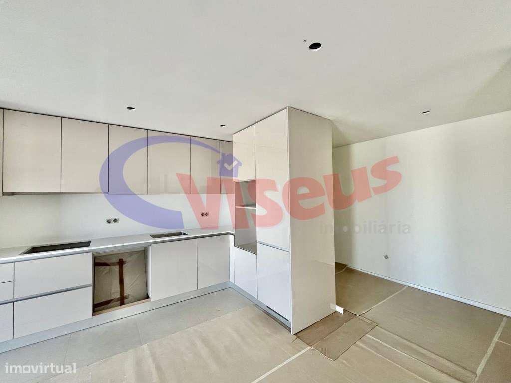 Apartamento T3 Penthouse Coimbrões-3