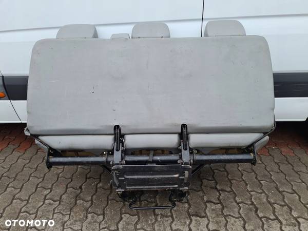fotel trójka ławka tył 3rząd VW T5 T5 LIFT CARAVELLE - 2