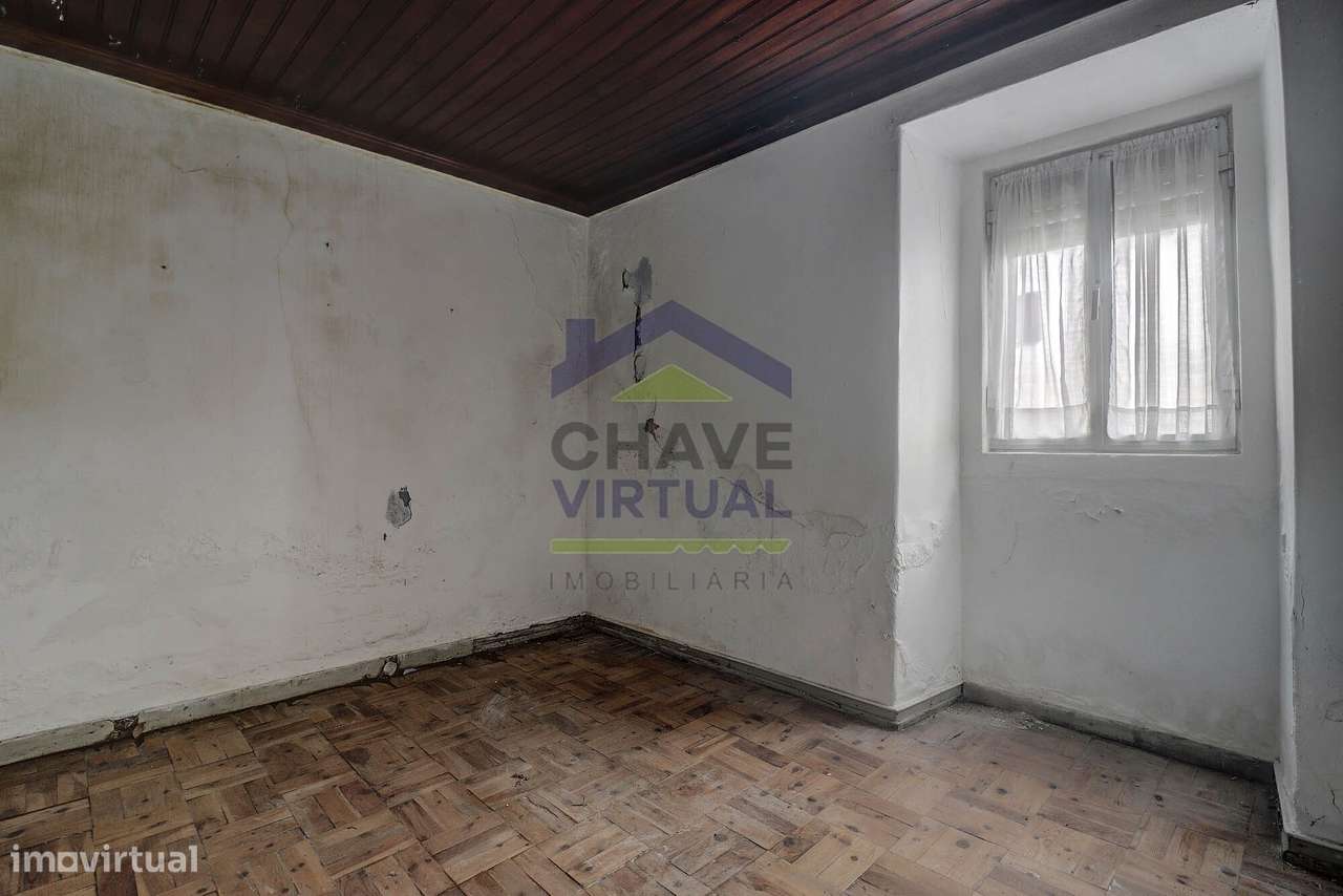 Moradia V2 com Terreno e Anexos - Bombarral - Delgada-6