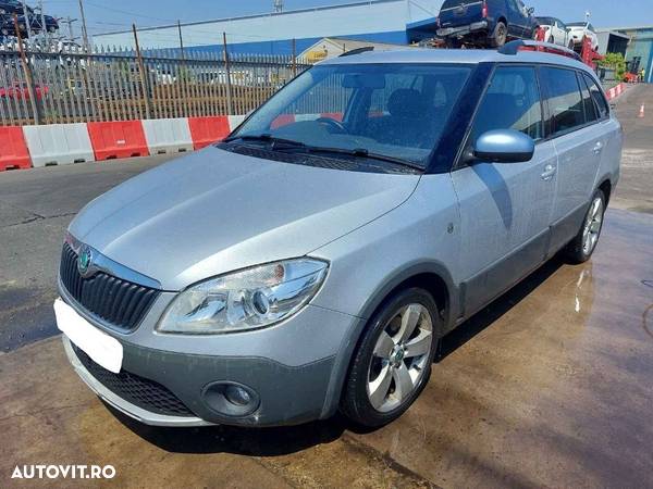 Bara fata Skoda Fabia 2 2011 Scout BREAK 1.6 TDI CAYC - 1