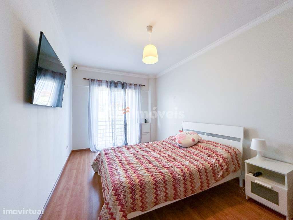 Apartamento T3 c/ Garagem, Sótão e 2 Varandas - Santarém-53