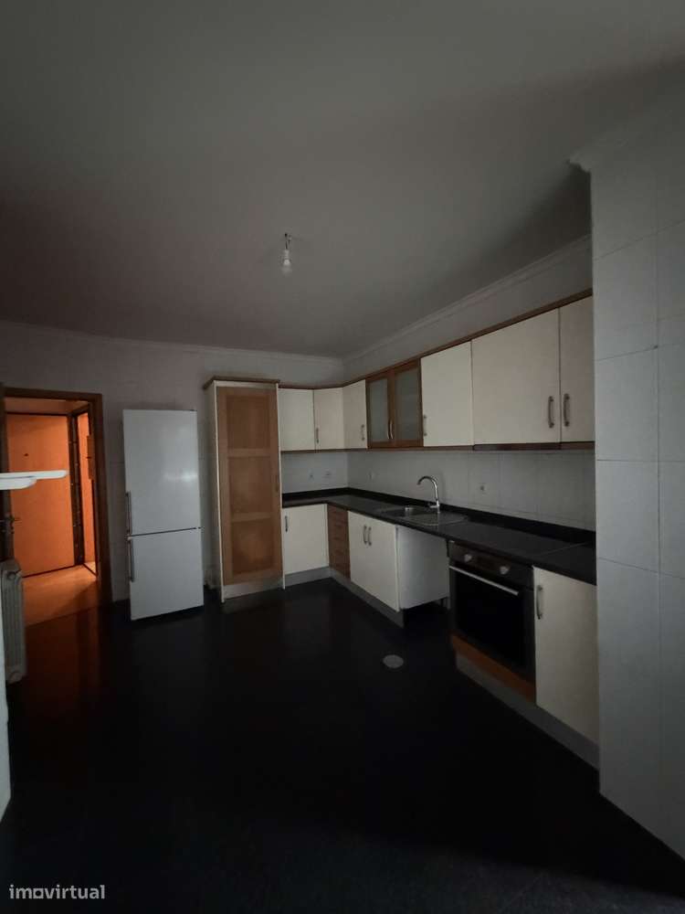 T2 com varanda em São Félix da Marinha - Grande imagem: 4/21