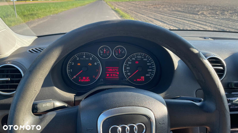 Audi A3 1.6 Ambiente - 8