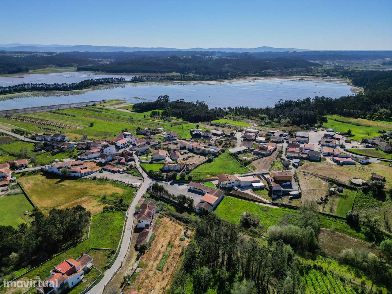 Moradia T3 isolada em Rua Neves, Borda do Campo, Paião. - Grande imagem: 2/57