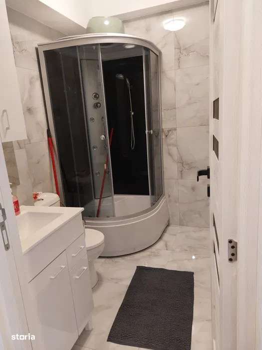 Apartament de 2 camere decomandate, 40 mp, parcare, zona Porii-4
