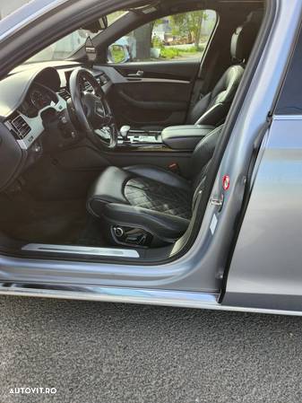 Audi A8 3.0 TDI DPF quattro tiptronic - 12