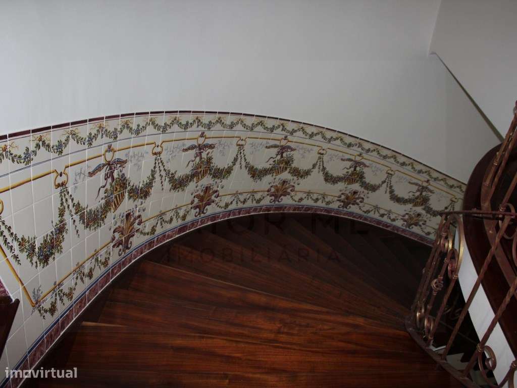 Luxuosa moradia T5 + 1 em Rio Maior-30