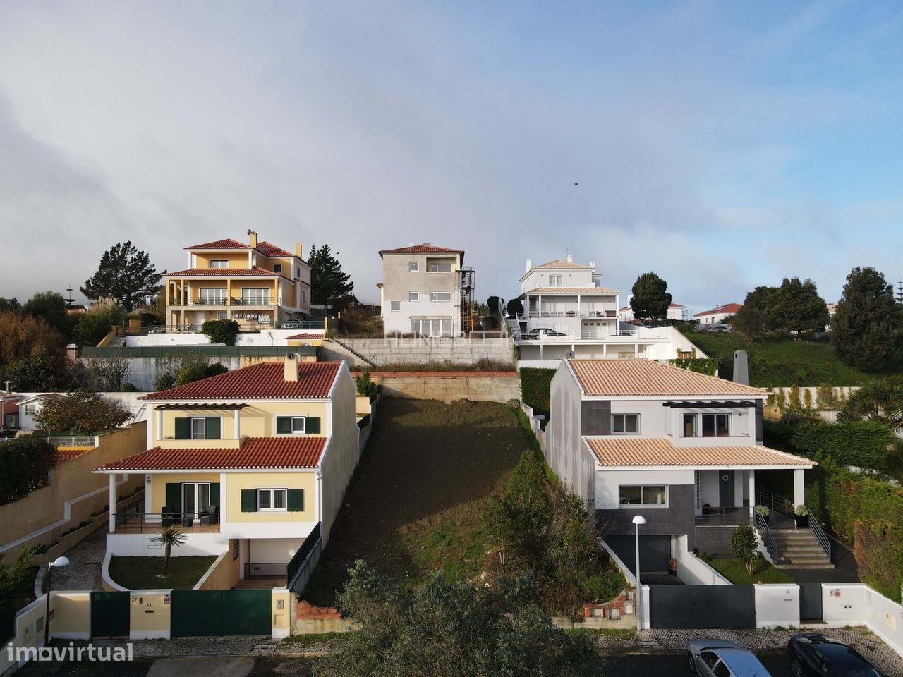 Terreno Urbano para construção de uma moradia em Sintra