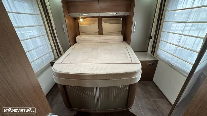 Burstner Nexxo 740 cama central - 3