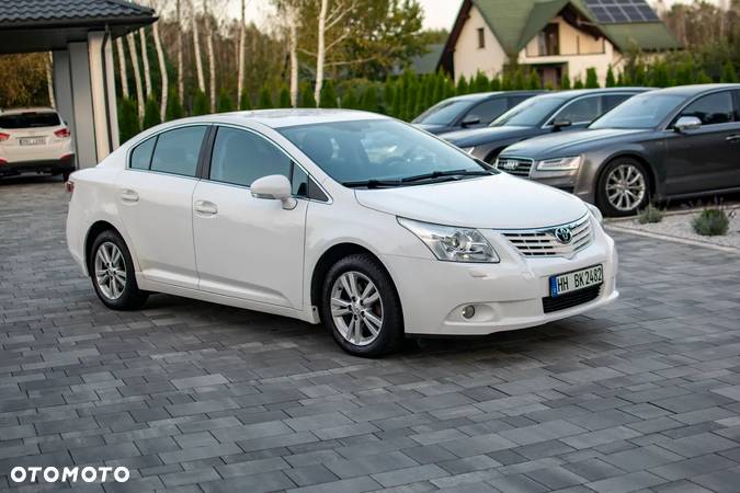 Toyota Avensis - 28