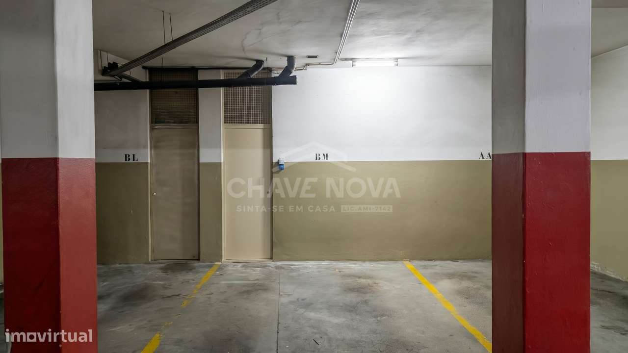 T1+1 Renovado c/ Terraço (70m2) e Lugar de Garagem em Valadares-27