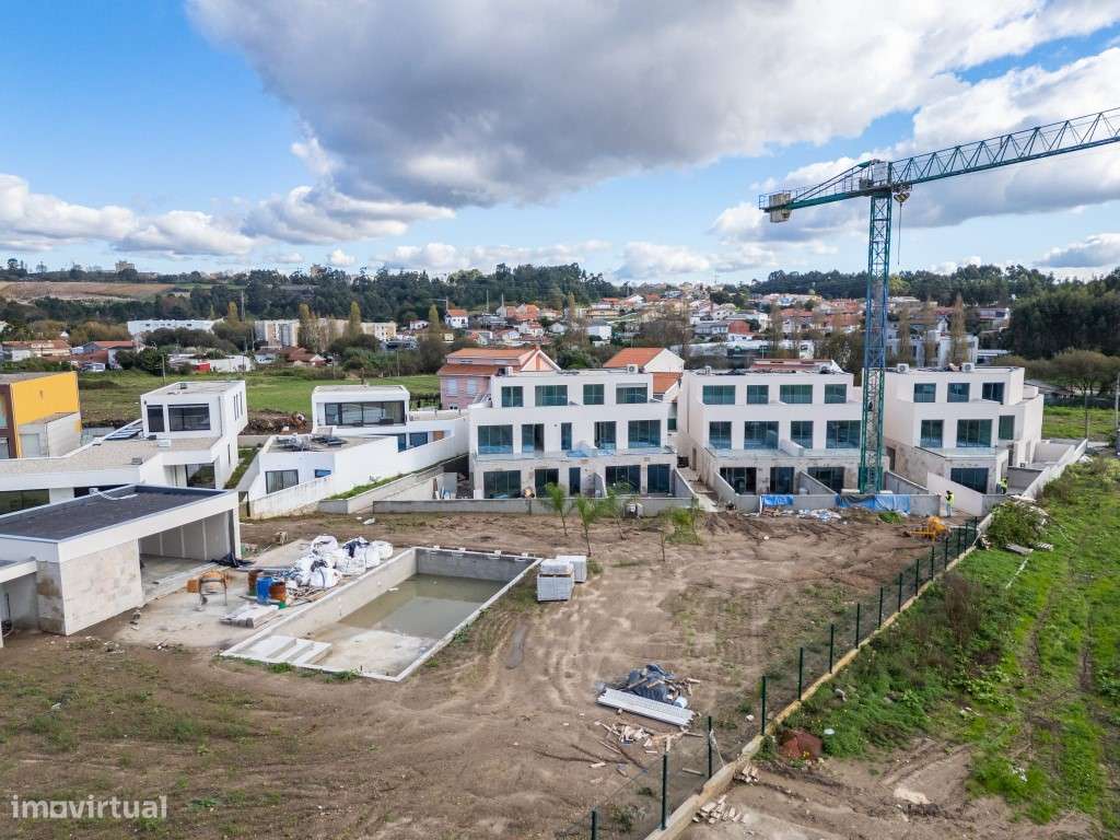 Moradia V3 Geminada com terraço e jardim, a 900 metros do mar-14