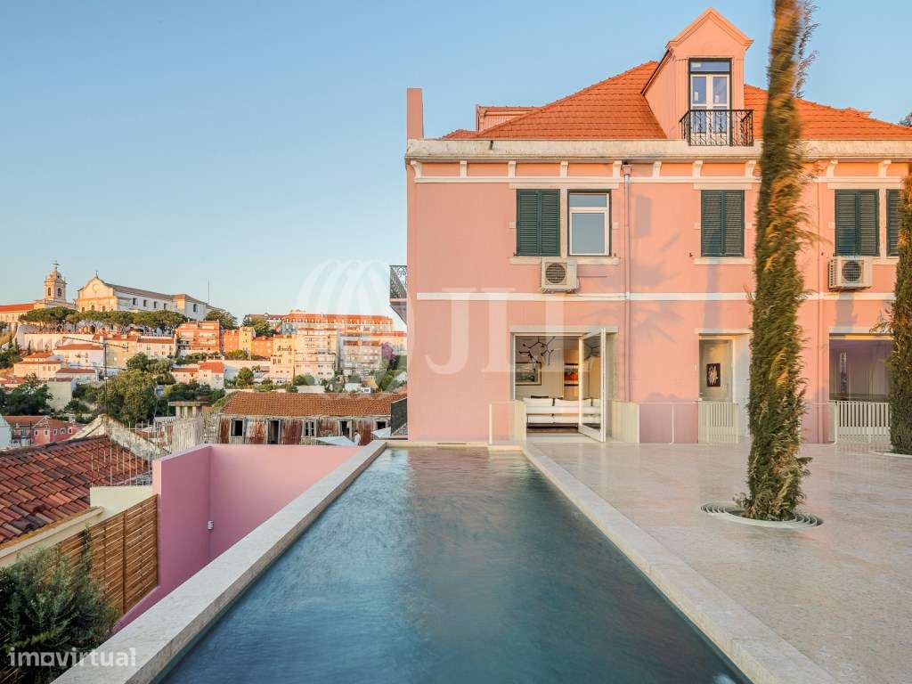 Apartamento T3+2 com jardim, em pleno Castelo, Lisboa-9