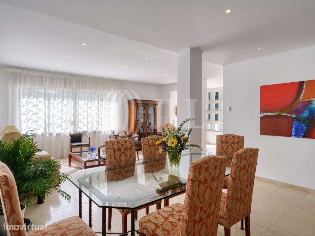 Moradia T4 com jardim no Banzão em Colares-10