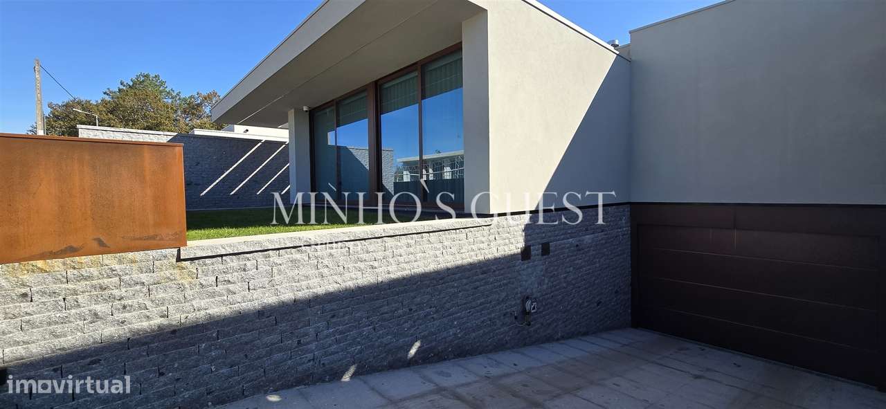 Moradias V3 em Condomínio de Luxo  – Palmeira-8