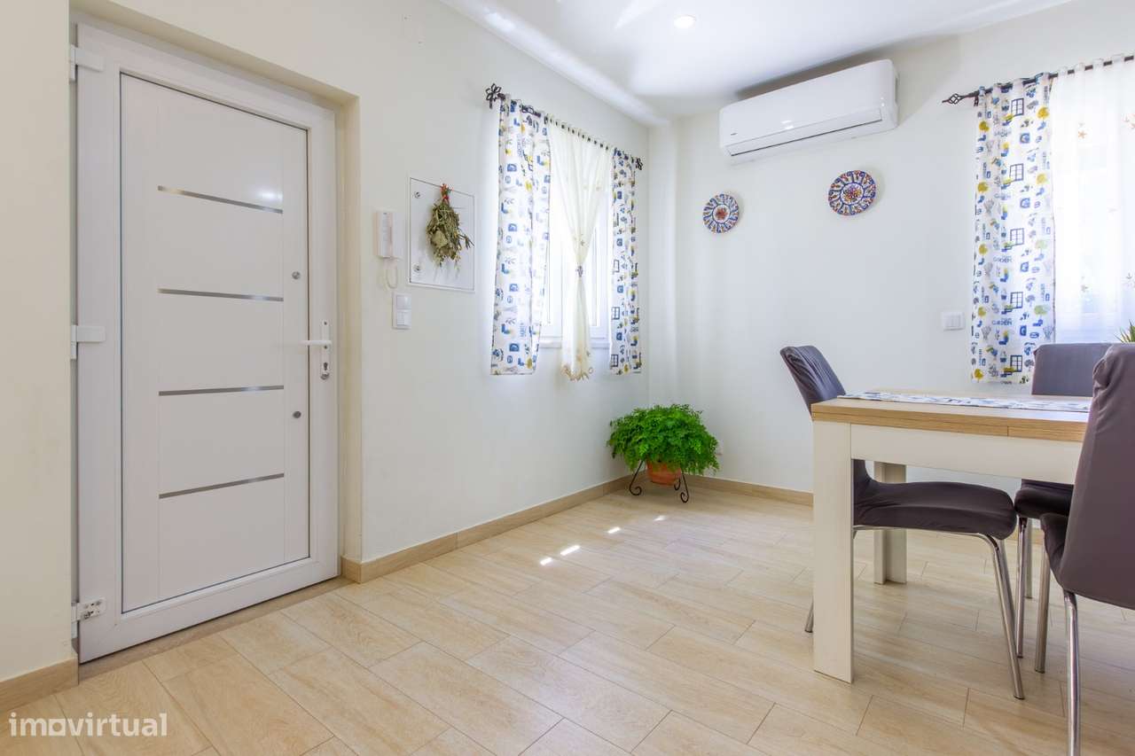Moradia T2 com Garagem para 4 Viaturas e Vinha Certificada | Palhota-4
