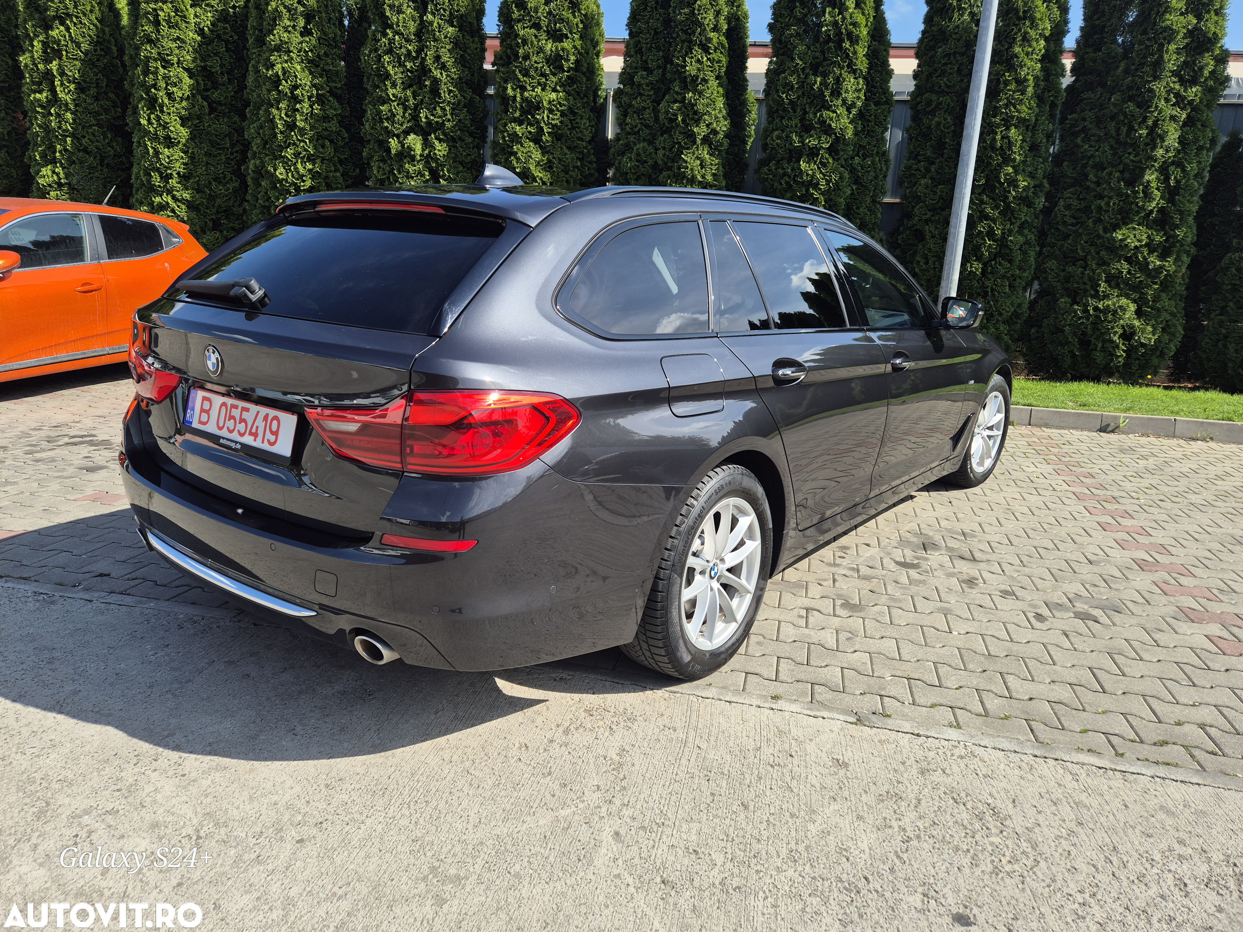 BMW Seria 5 520d Touring Aut. Luxury Line - 7