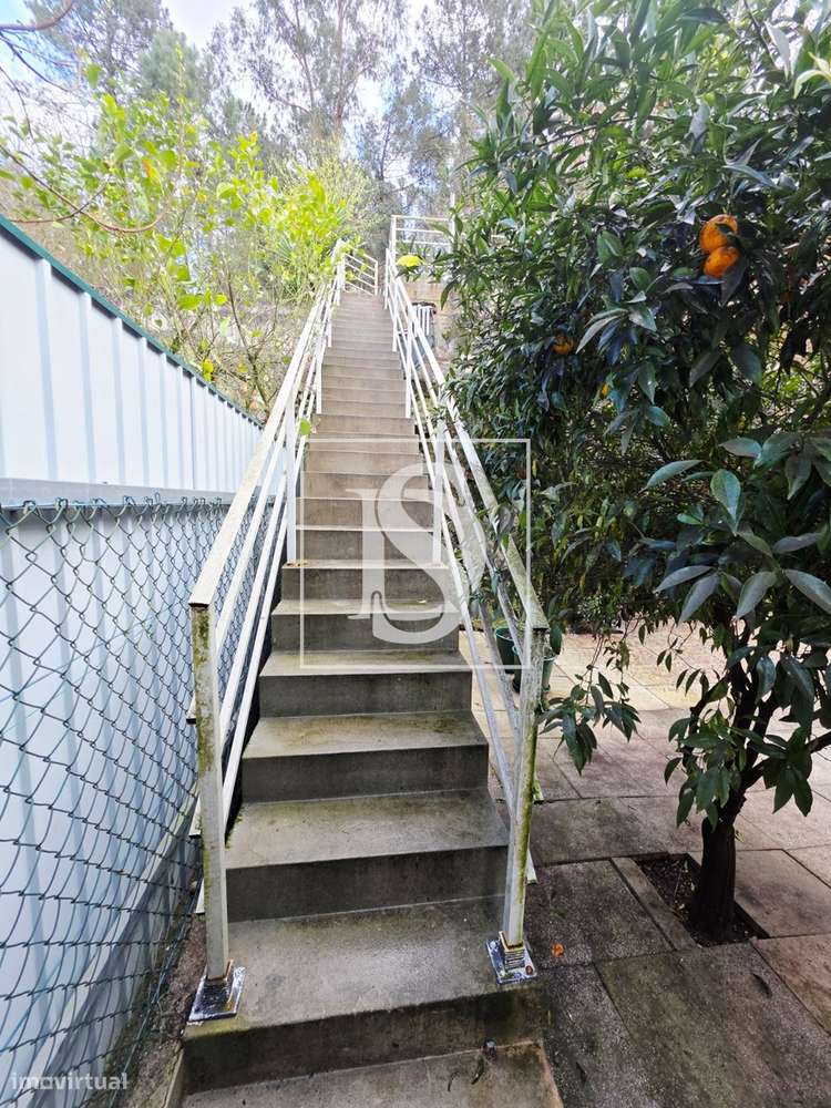 Moradia em Banda T3 em Aldão-10