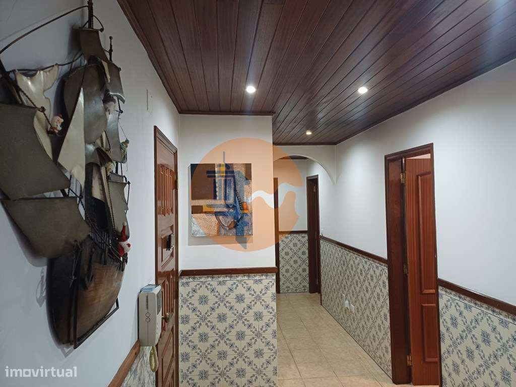 Apartamento T2 com 2 WC Renovado com lugar de parqueamento em garag... - Grande imagem: 3/34