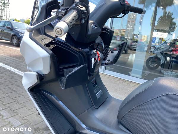 Kymco Downtown - 18