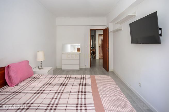 Apartamento T1+1 em Amadora com Elevador-14