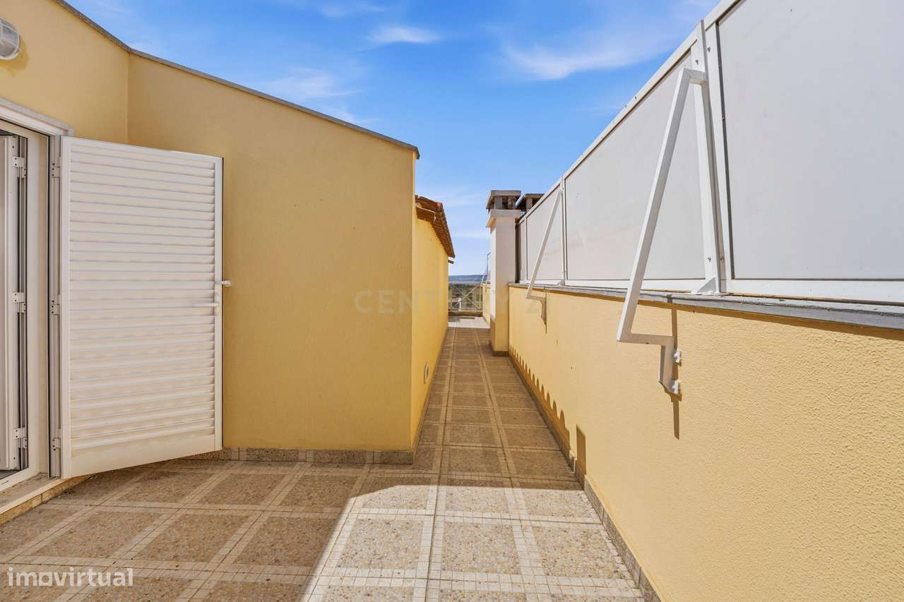 Duplex Exclusivo | 1 Quarto + 3 Suites | Terraços | Vista Panorâmica s-30