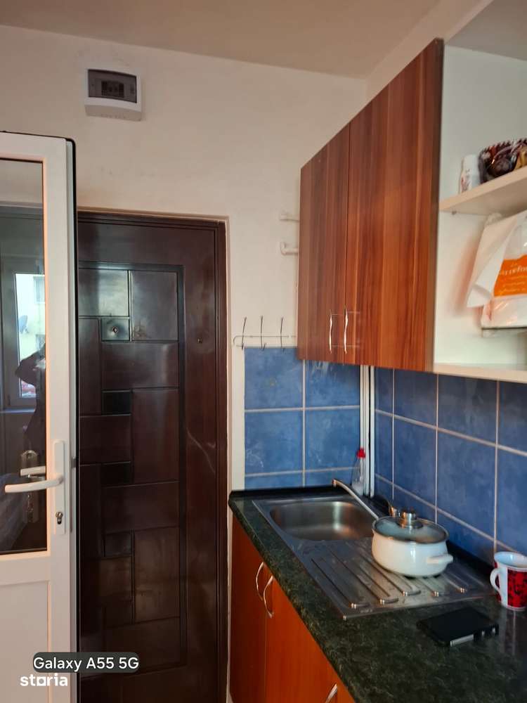 Camera cu baie in Astra, suprafata 12 mp, parter!-2