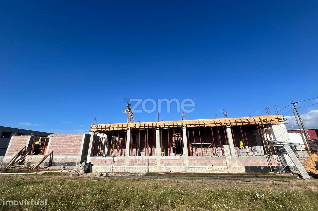 Edificio com 11 suítes e 2 T0s junto a Universidade de Aveiro - Grande imagem: 4/14