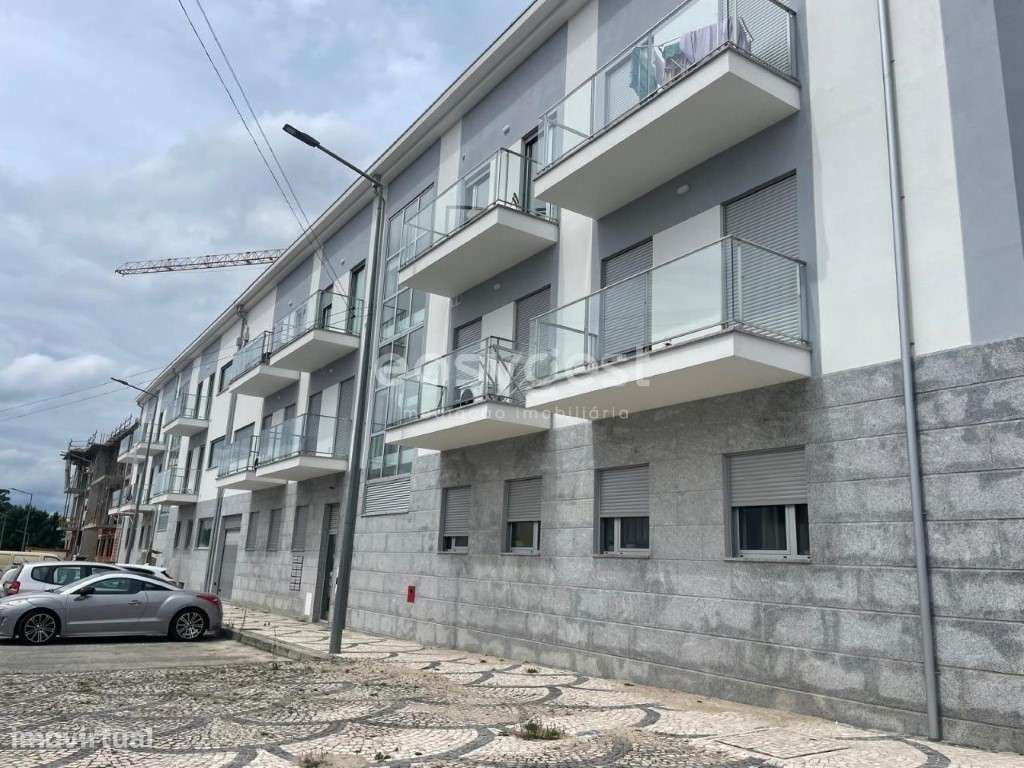 Excelente Apartamento de tipologia T3, localizado em Carregal do Sal - Grande imagem: 1/14