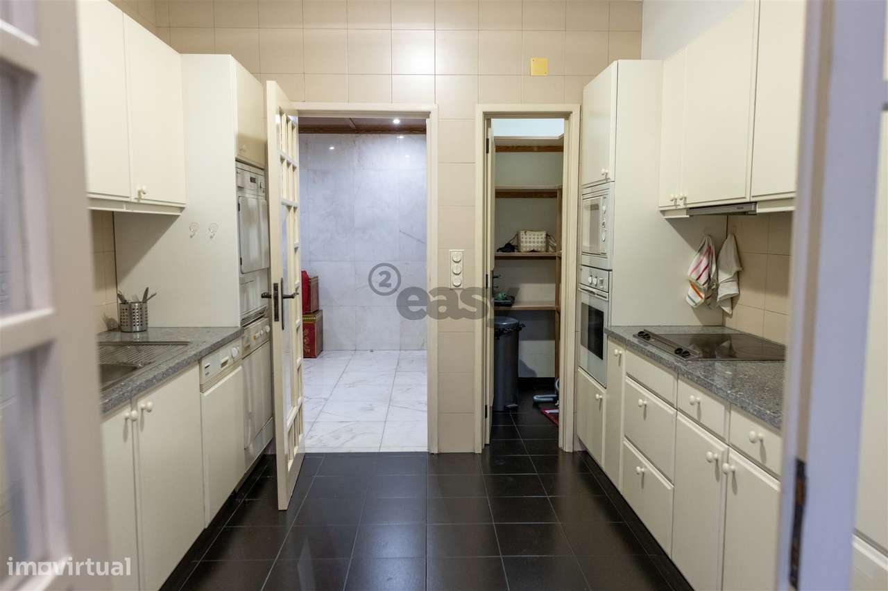 T2 com parqueamento na Rua Braancamp para arrendar - Grande imagem: 4/37