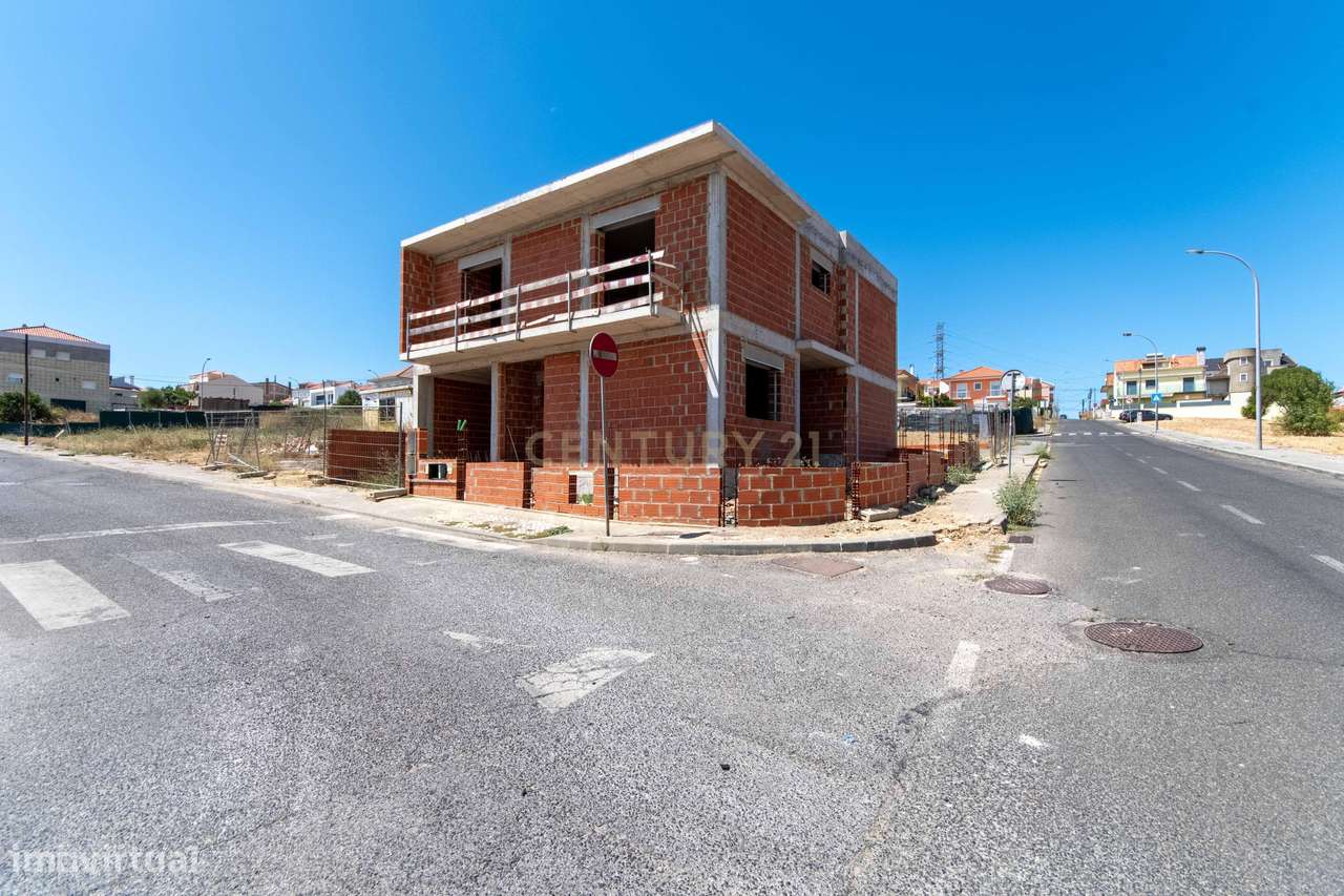 Terreno para construção de moradia T3 | 190 m² | Amadora - Grande imagem: 4/23